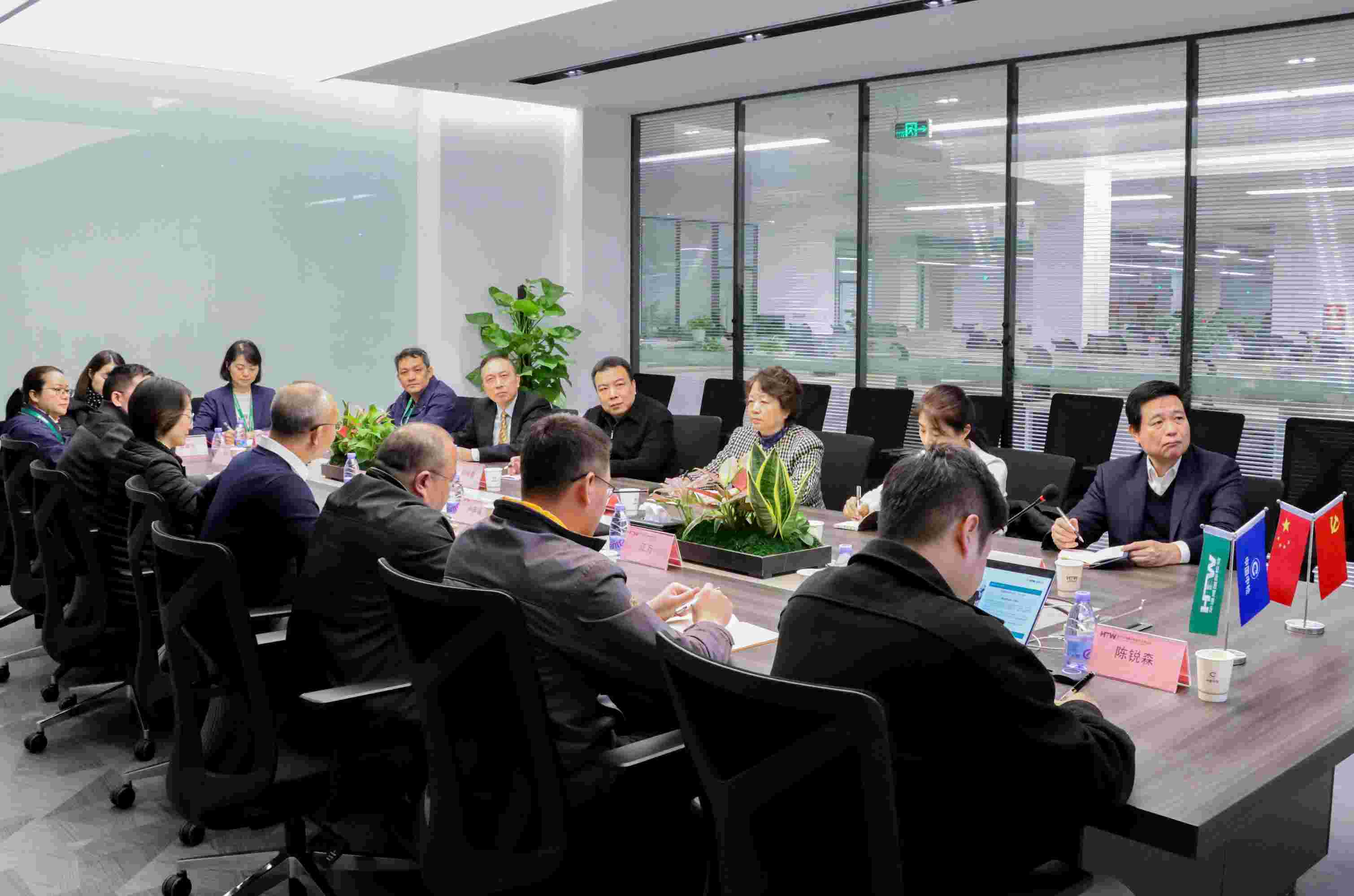 中国中检纪委书记余师孟一行莅临中检华通威检查指导